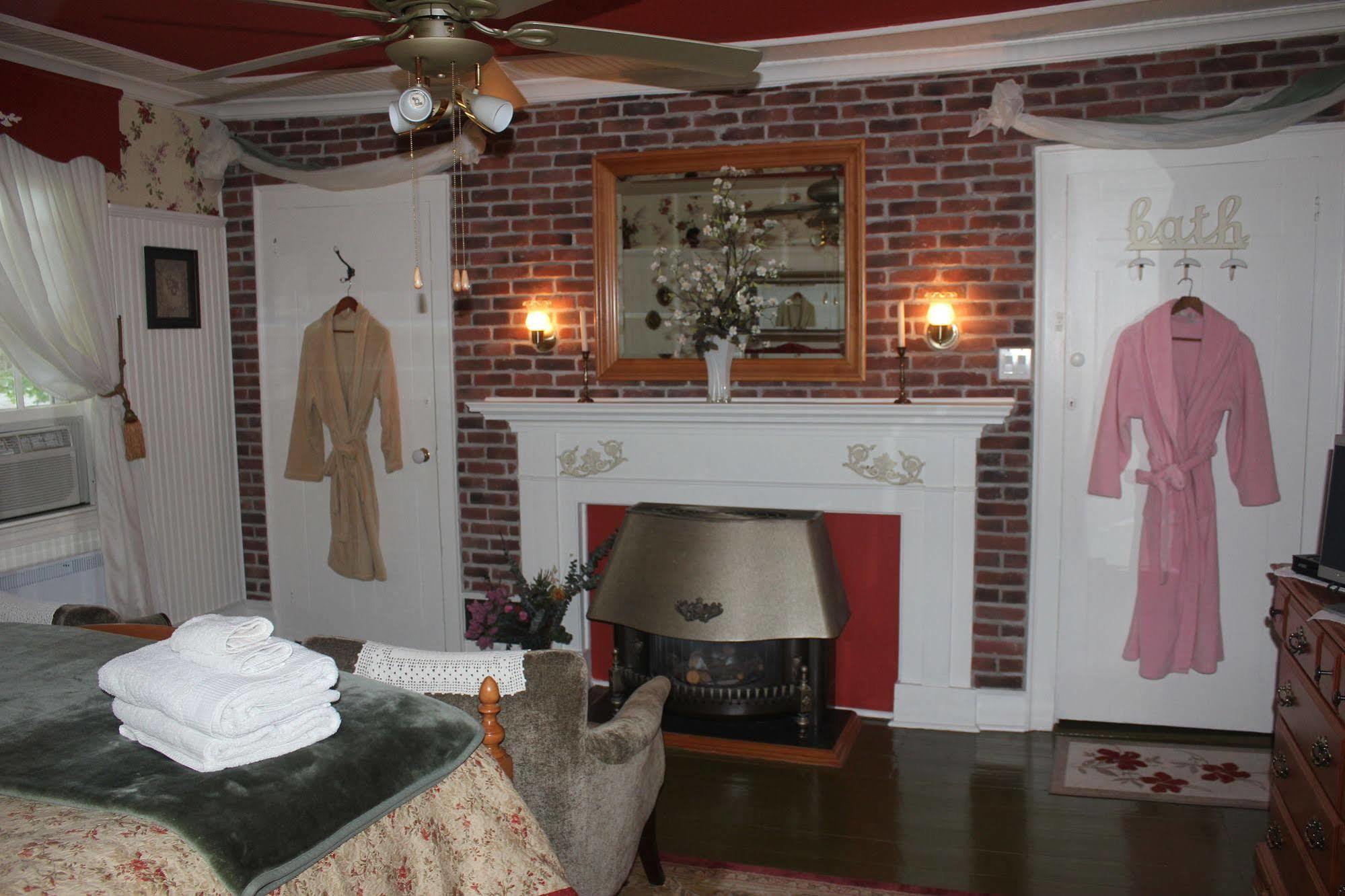 Domaine Les Boises Lee Farm S.A Bed & Breakfast Stanstead Bagian luar foto
